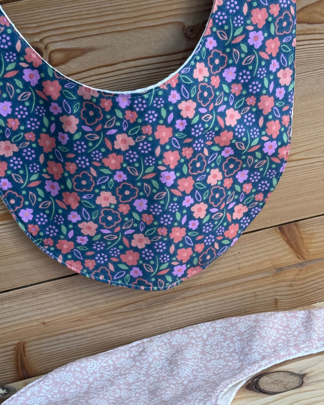 Bavoir bébé (coloris au choix)